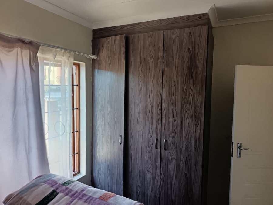 To Let 3 Bedroom Property for Rent in Hillside Free State